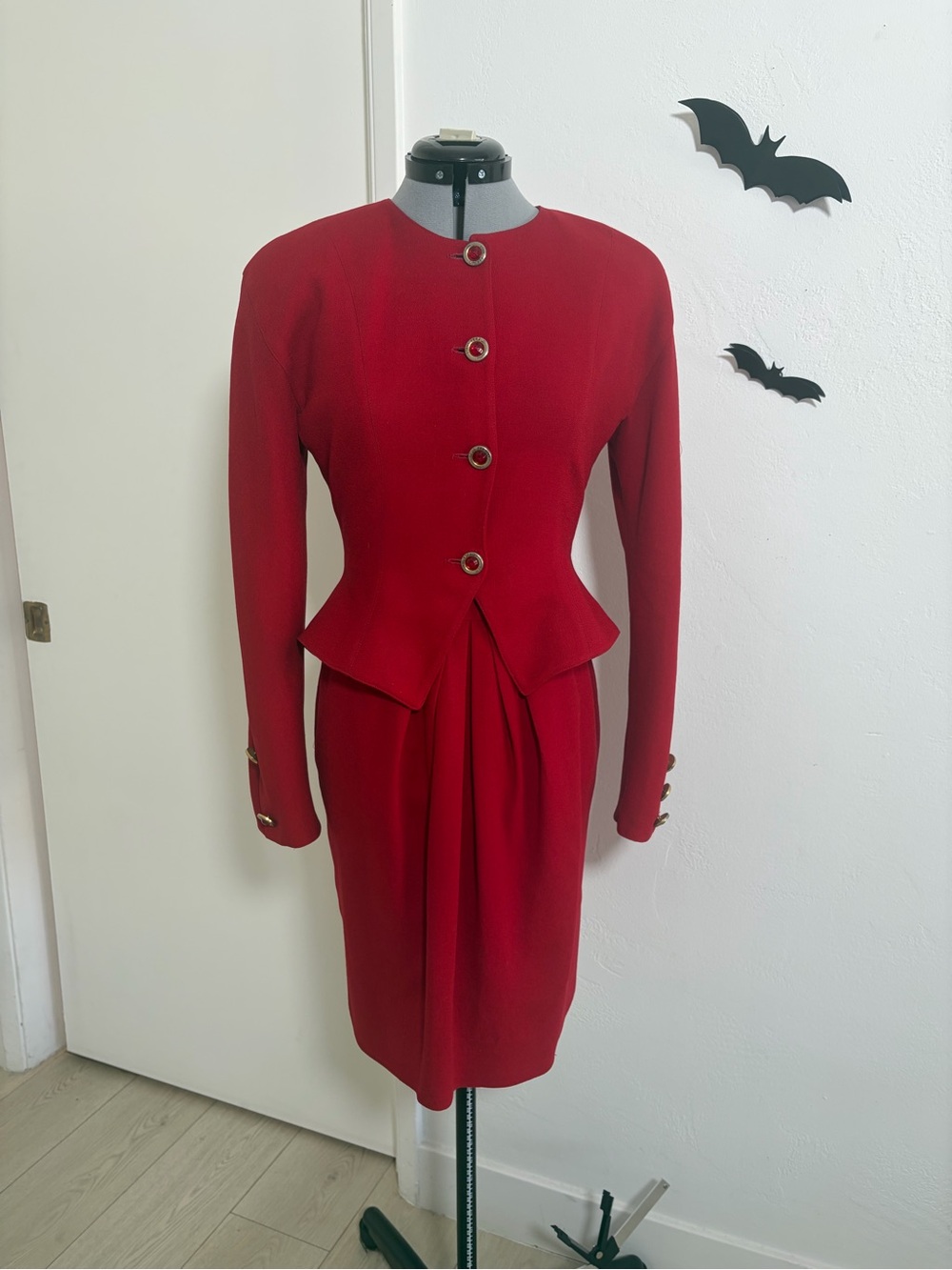 Vintage Red Skirt Suit Louis Feraud Paris Buttons 80s Power Suit 2 Piece sz 4 - Picture 1 of 7